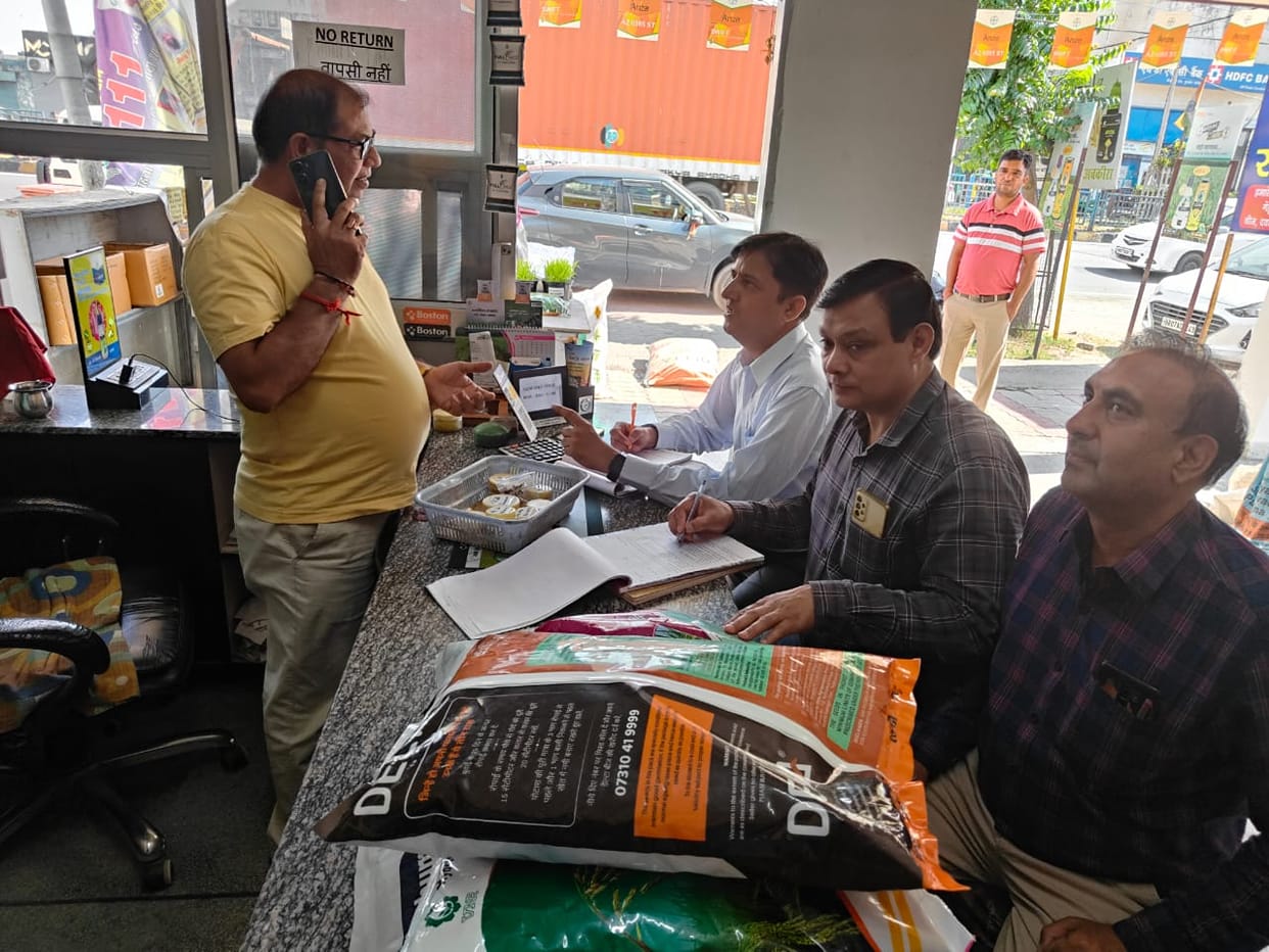 12 samples of seeds were collected after reaching the establishments of seed sellers.