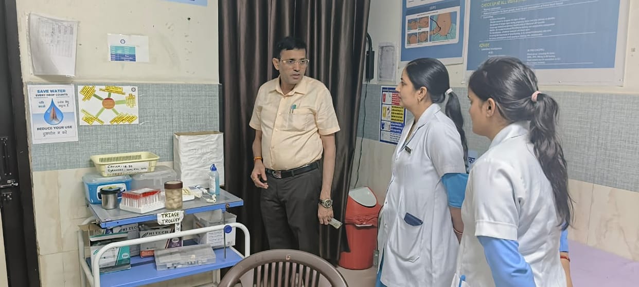 Hospital inspection: Doctors found on duty at night in T-shirts instead of aprons, even the bed sheets of patients were not changed.