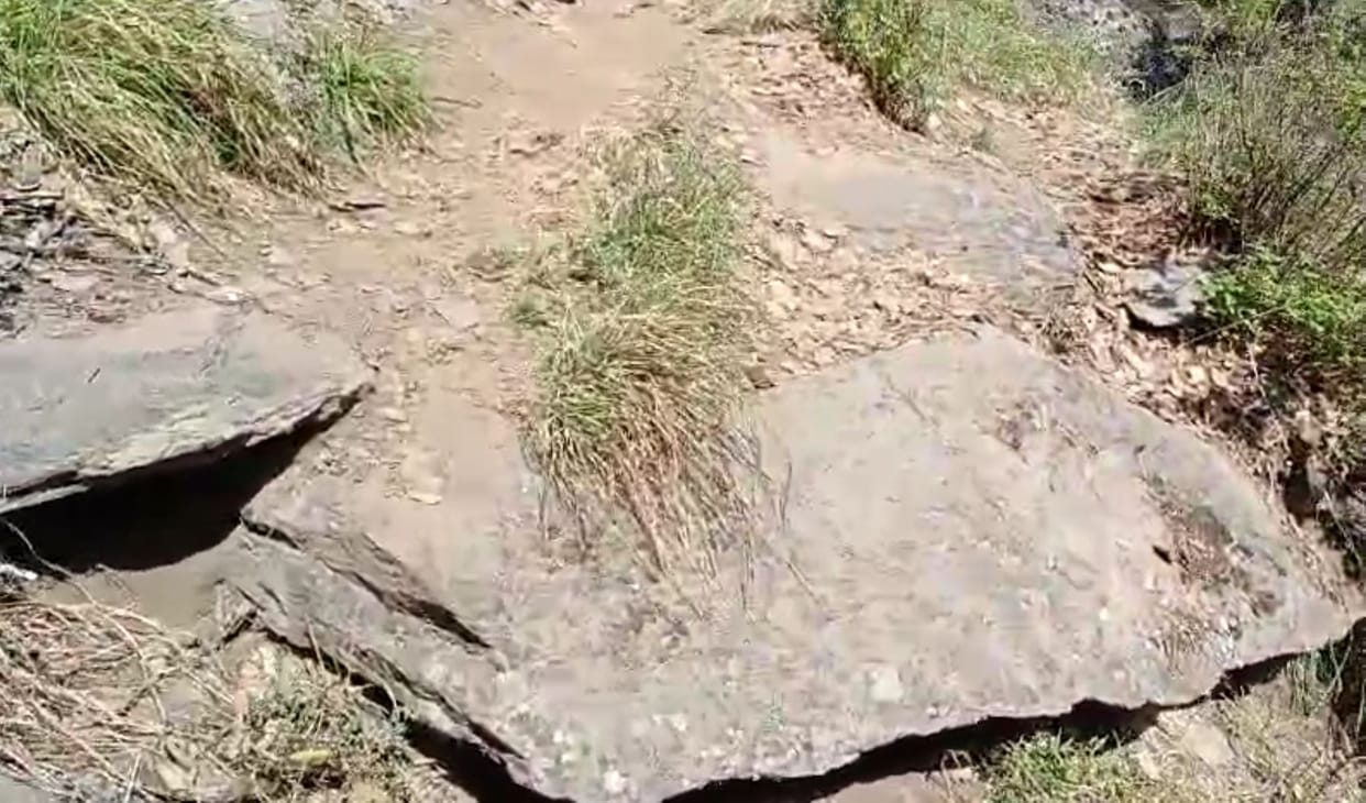Difficult path, steep climb, fear of accident at every step.