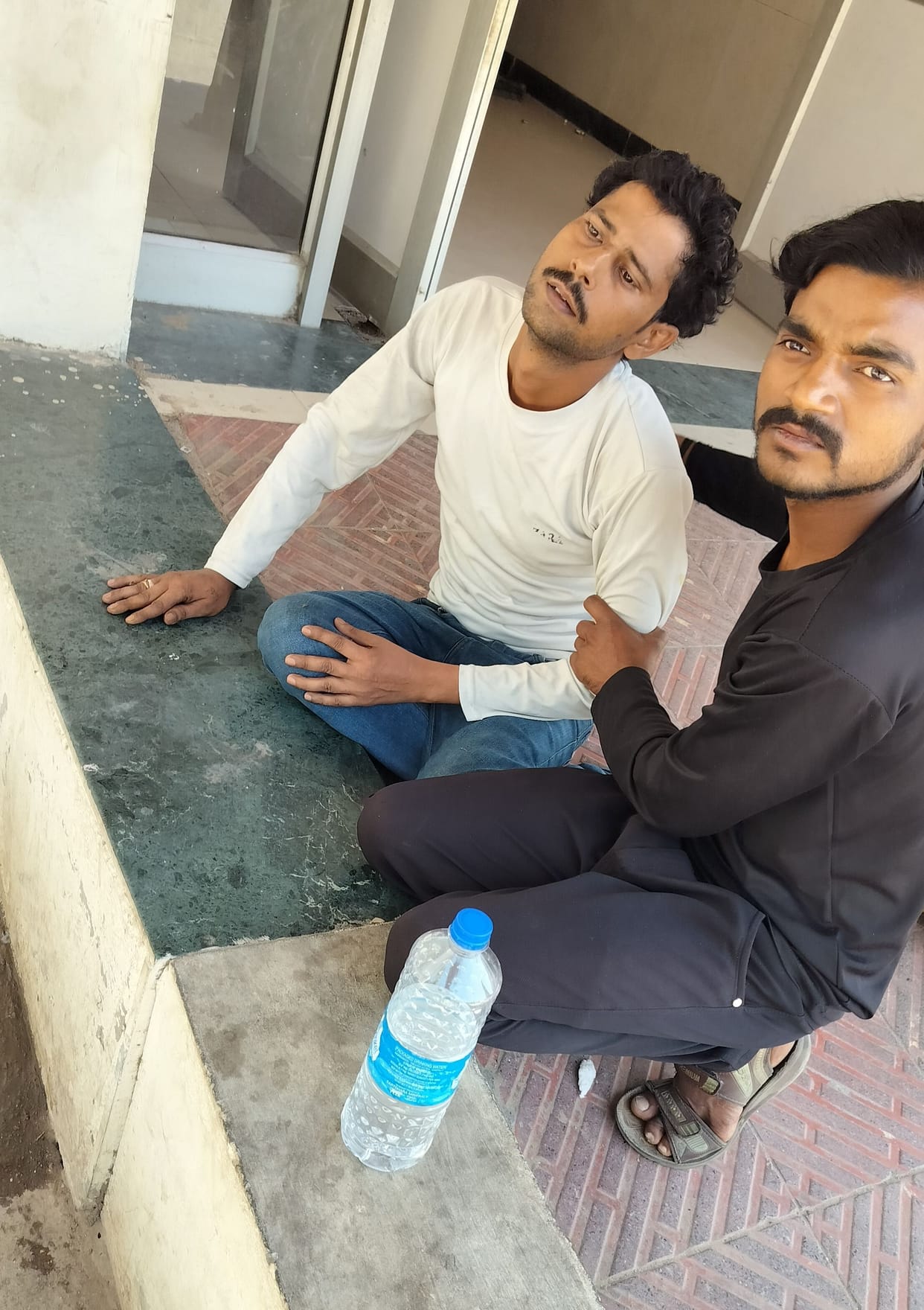 Patient kept suffering at OPD gate, asked for PAN card from attendant for treatment
