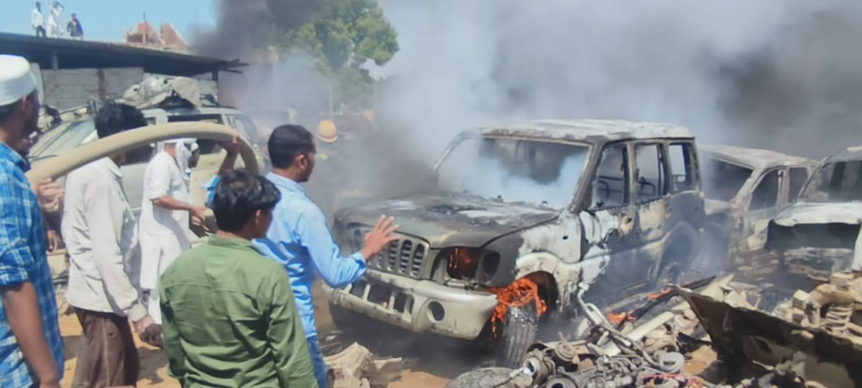 Fire breaks out in illegal scrap market