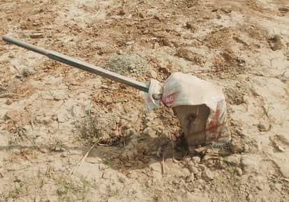 Elderly Man Buried Under Debris While Digging Well Shyampur haridwar Uttarakhand news in hindi