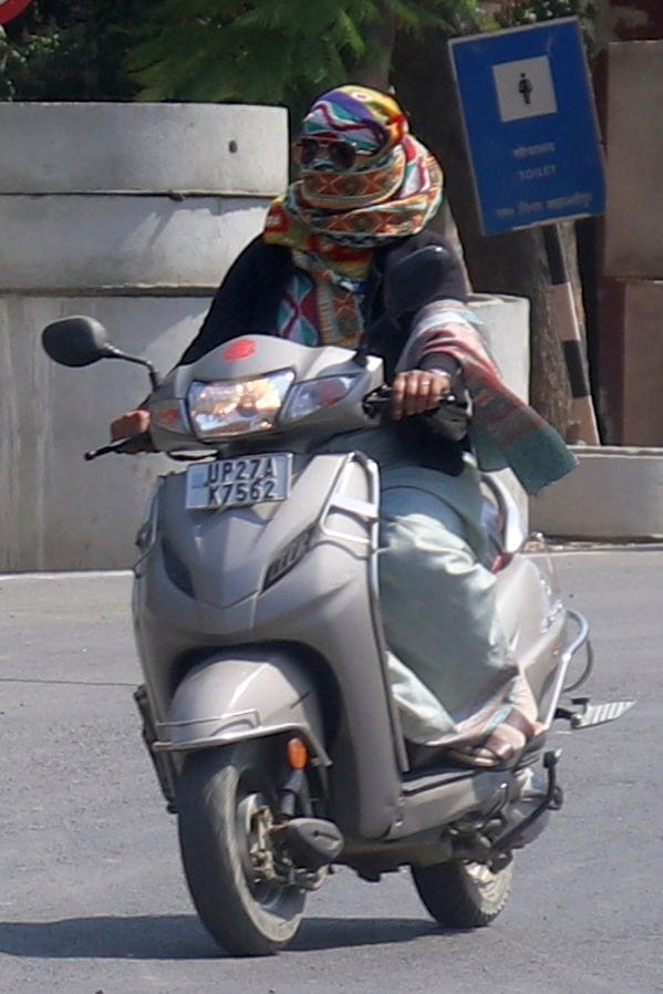Temperature reached 40 degrees, people suffering from heat