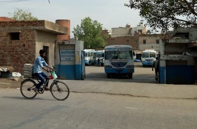Crowded buses, employees upset