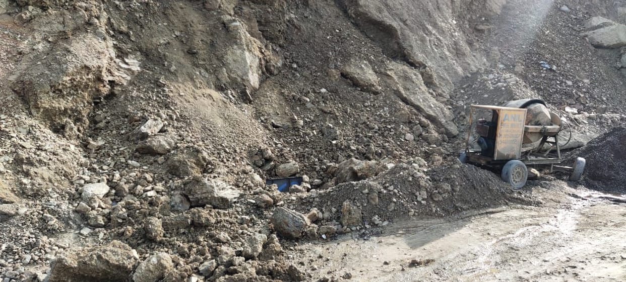 Along National Highway 5

Dumping point made in Kumarhatti