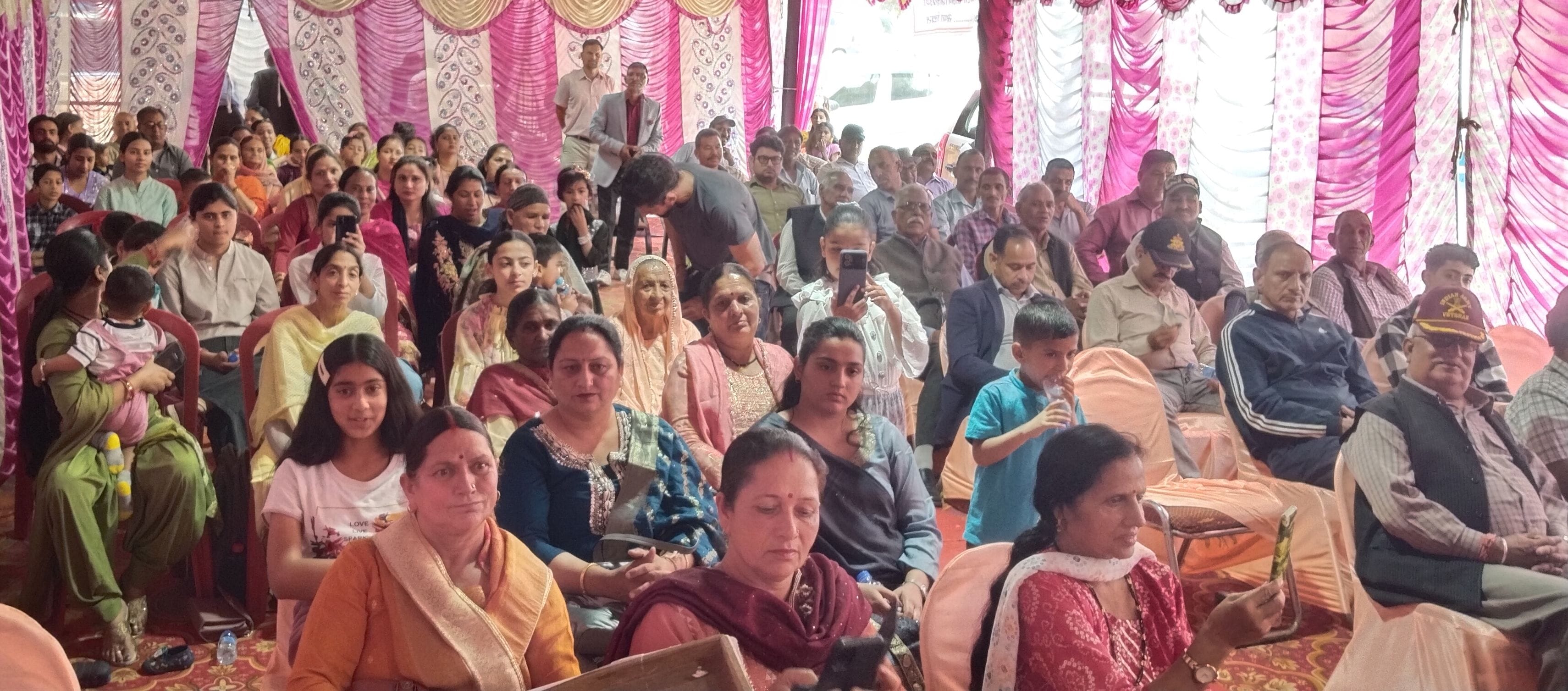 Women from ex-servicemen families themselves

Work by forming a support group