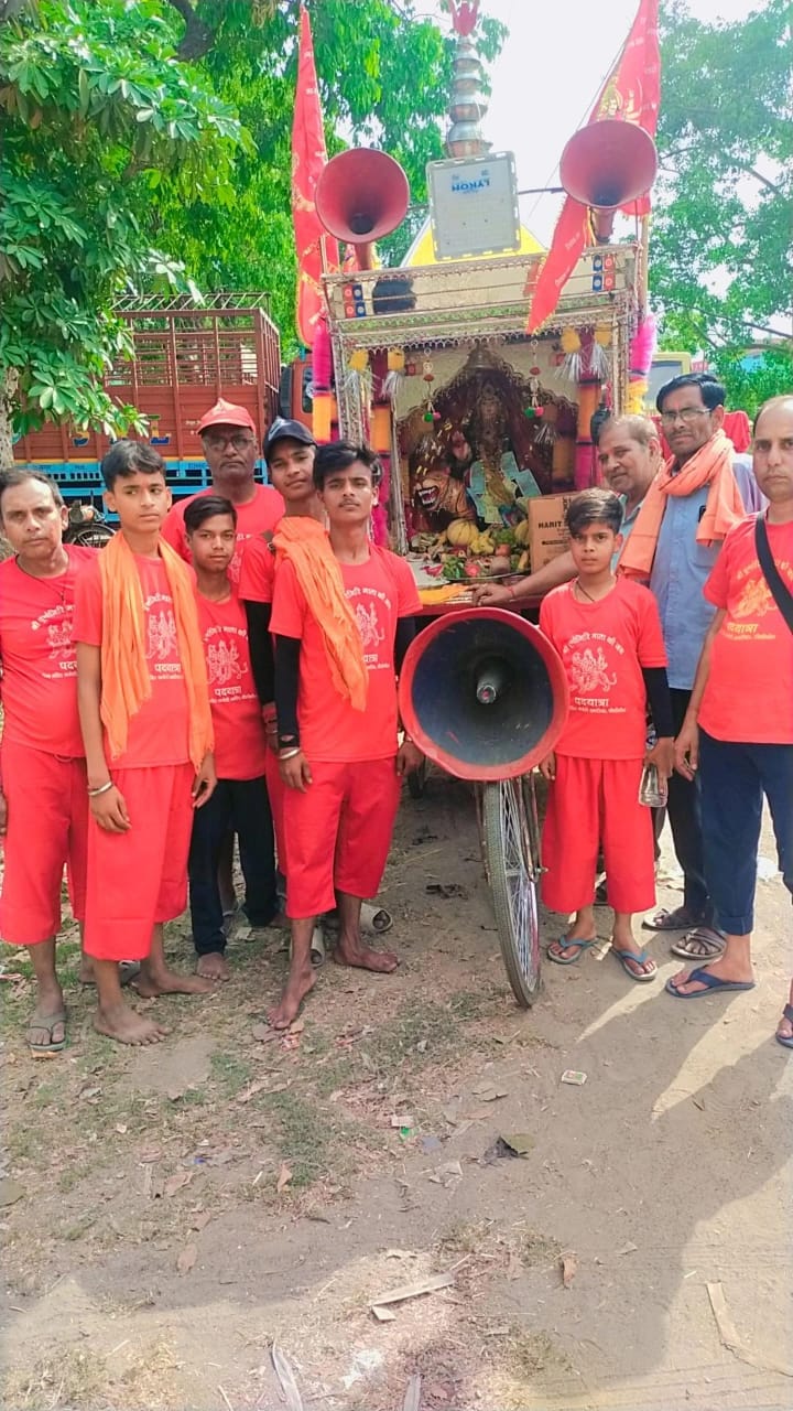 The group left with musical instruments for the darshan of Mother Purnagiri.