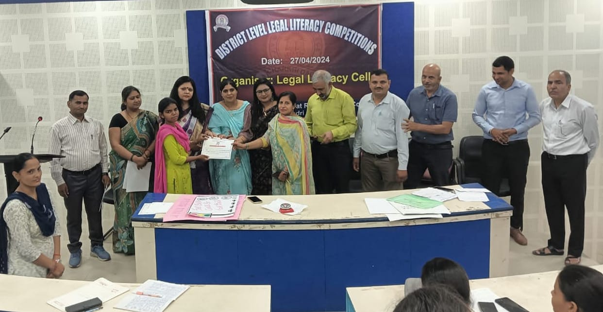 APJ's Deepanshi tops in painting