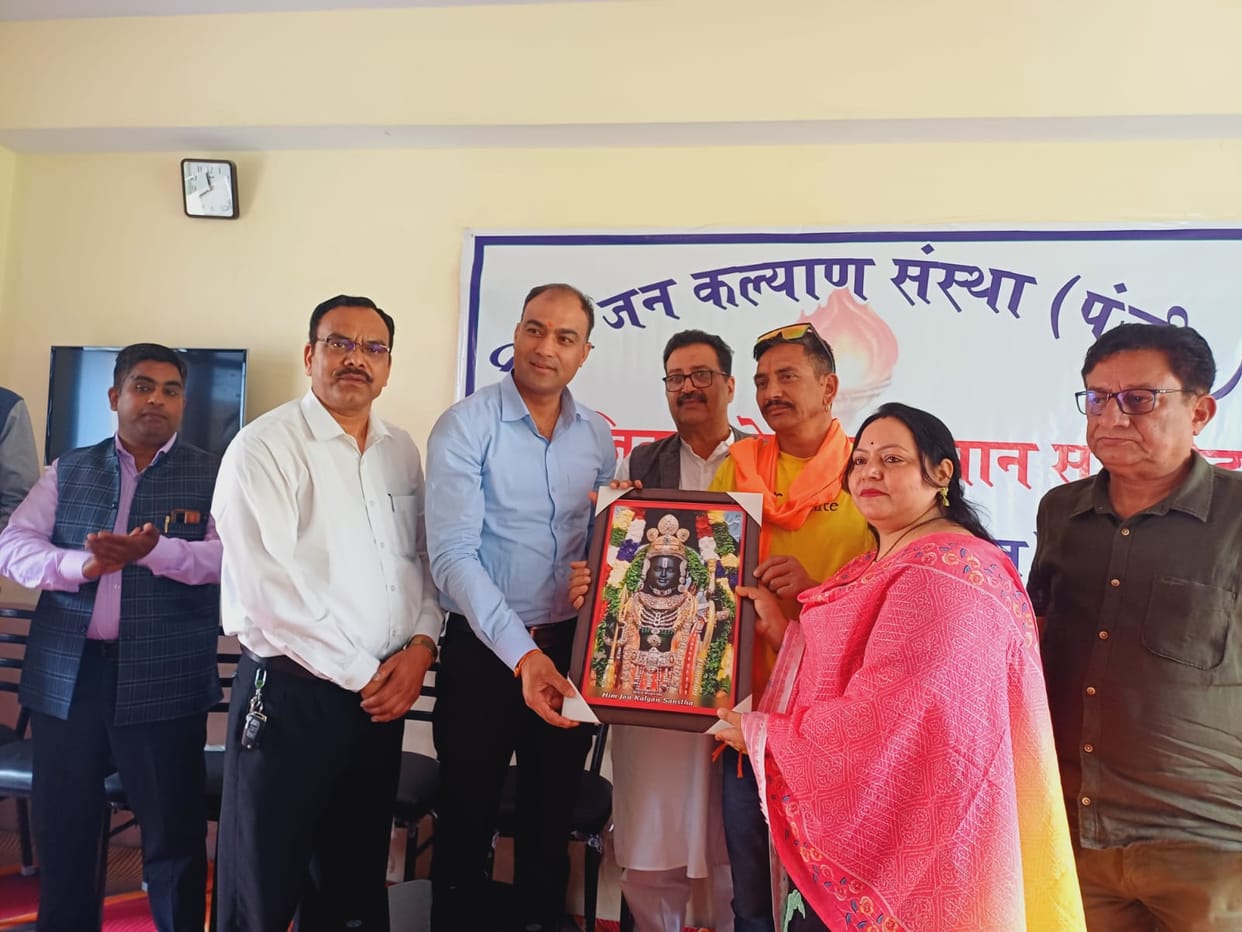 Priyanka, Bindu and Monty honored for helping injured student