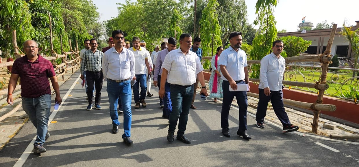 Enrollment: From today, only three vehicles will come within 100 meters of Collectorate premises.