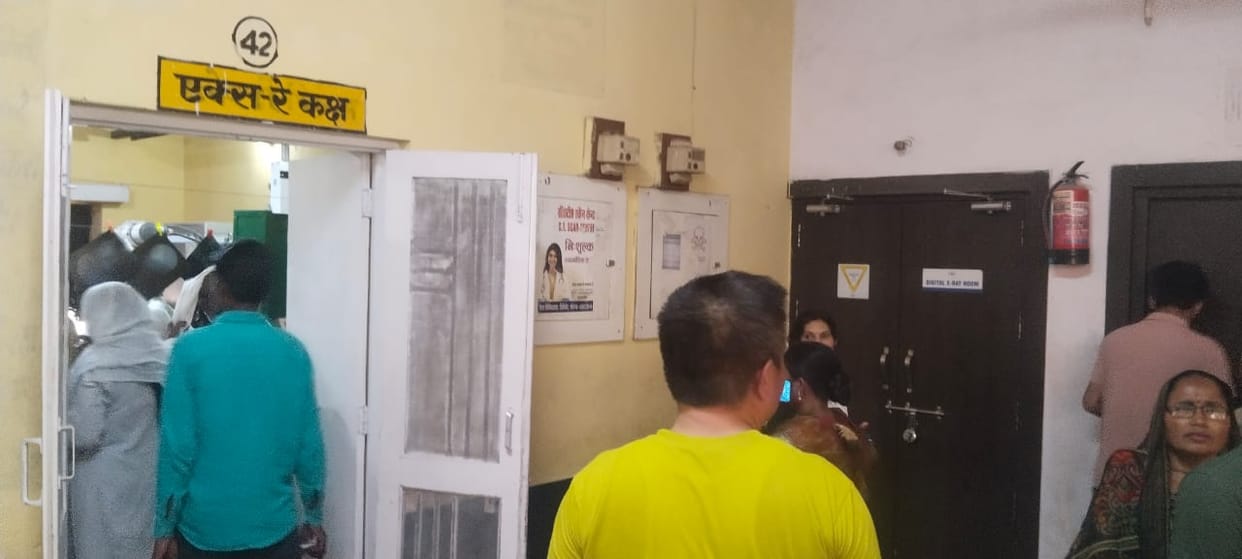 Digital X-ray machine stalled for six days, patients wandering