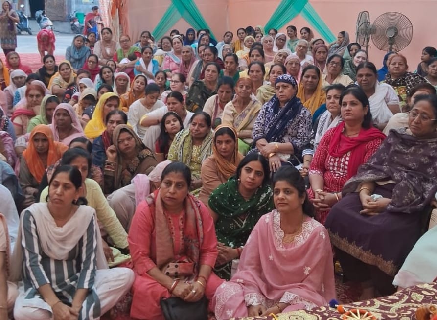 One attains salvation by listening to Bhagwat Katha: Swami Visveshwaranand