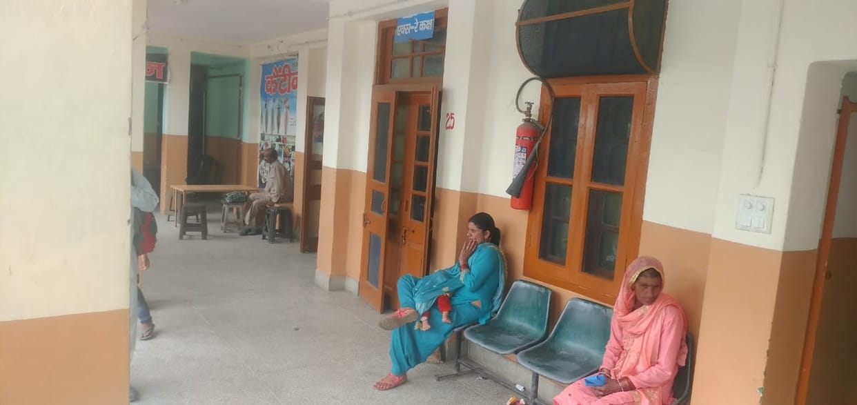 x-ray technician malkin problem to patients in dadhahu hospital