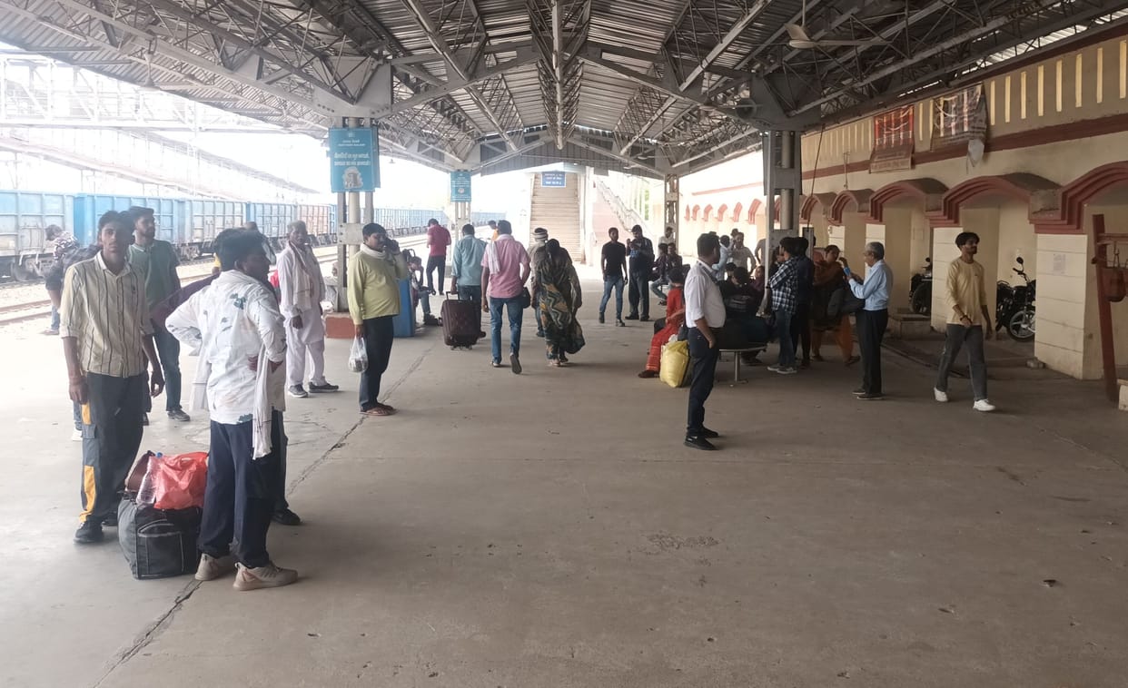 How to go to Punjab, there is no seat in the only train