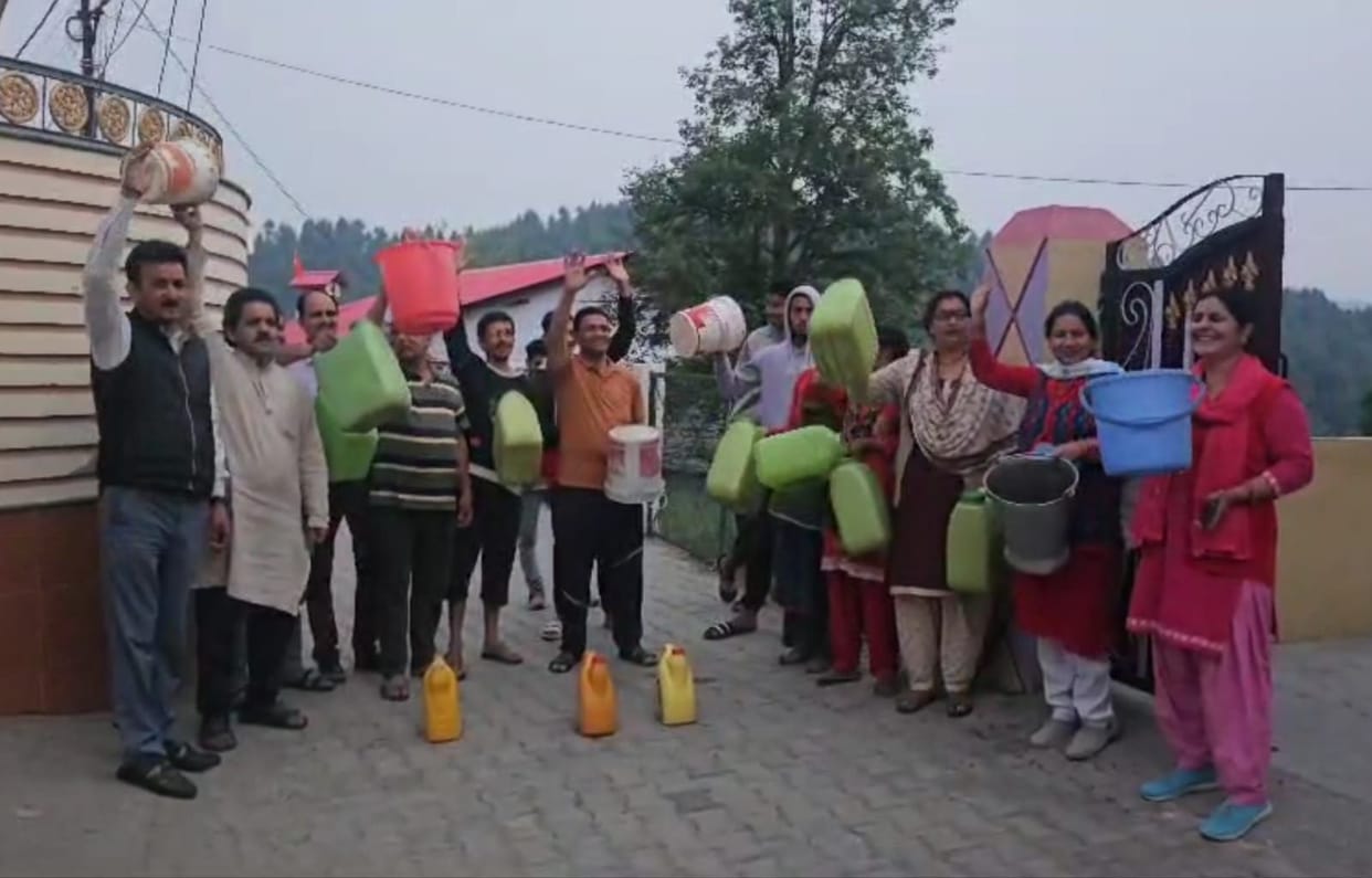 Consumers demonstrated with empty utensils in Lohaghat