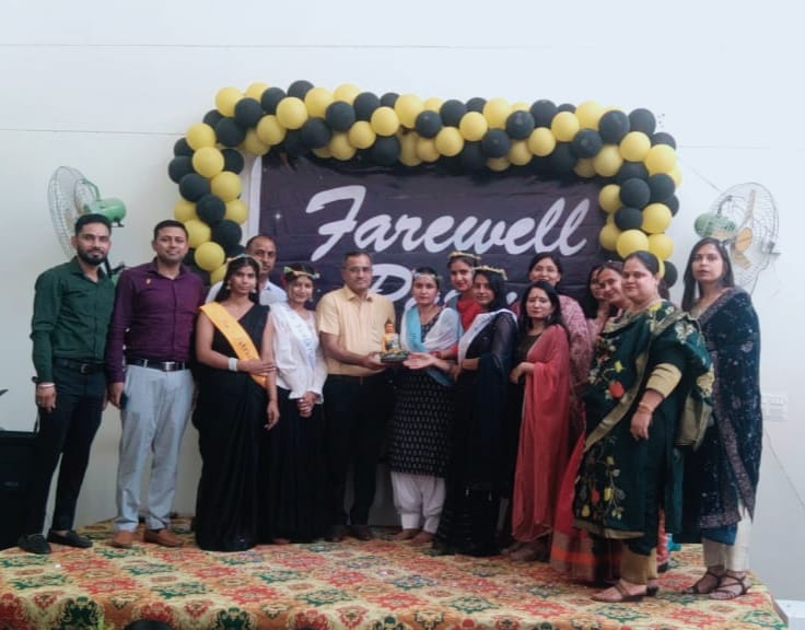 Sanjogita, Asha, Ritika, Renu and Monica became Miss Farewell.
