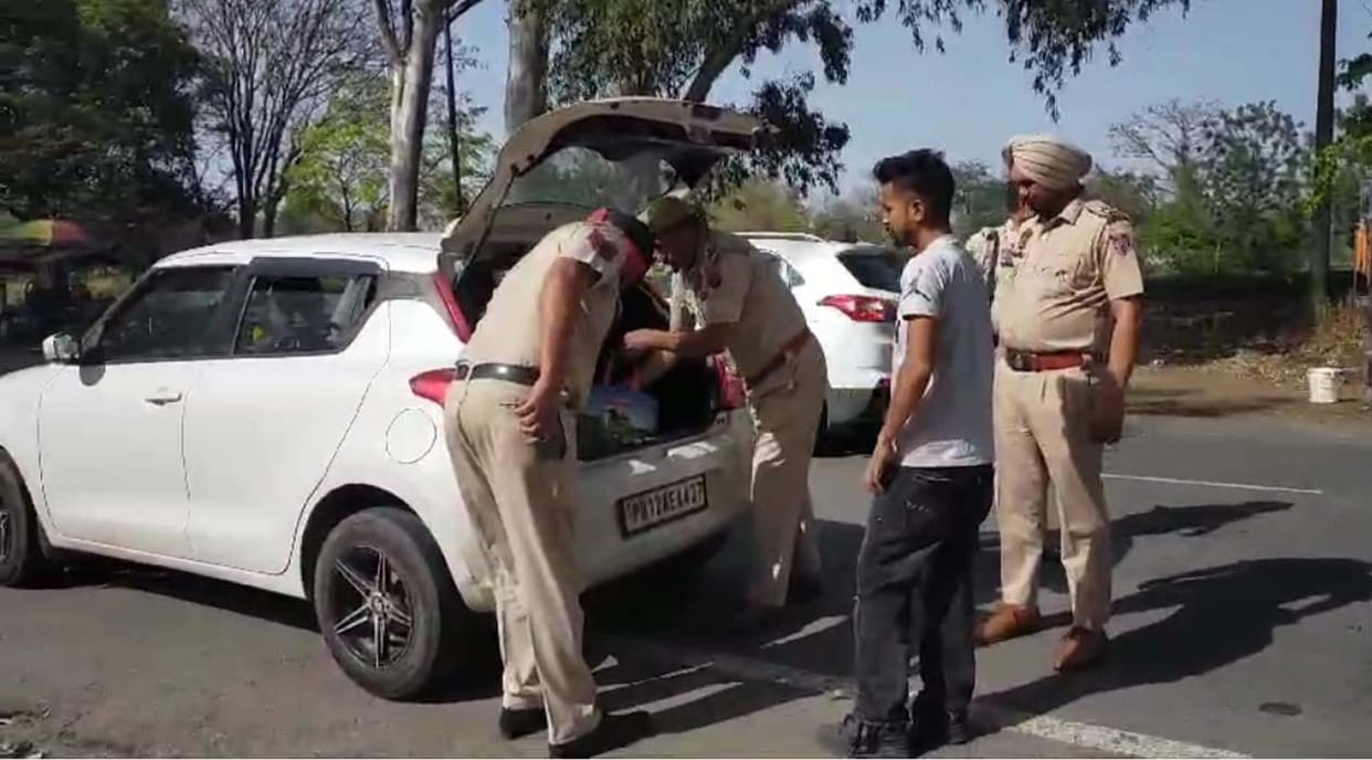 Police blockade regarding elections