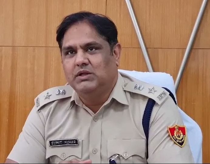Police action started against those who do not deposit weapons