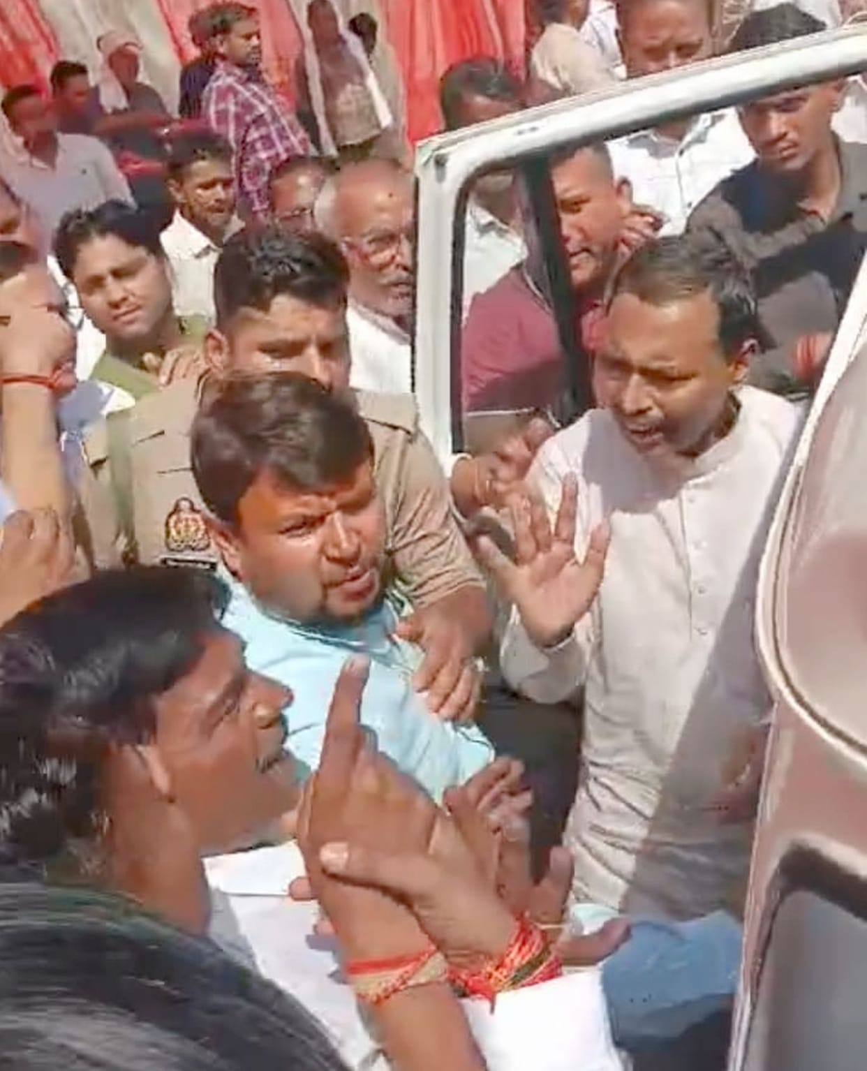 Against the BJP leader of Bilsi, Summer