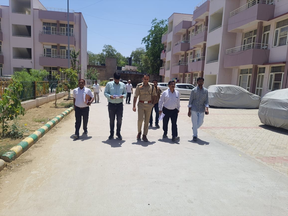 Superintendent of Police listens to people's complaints at Mahendragarh office