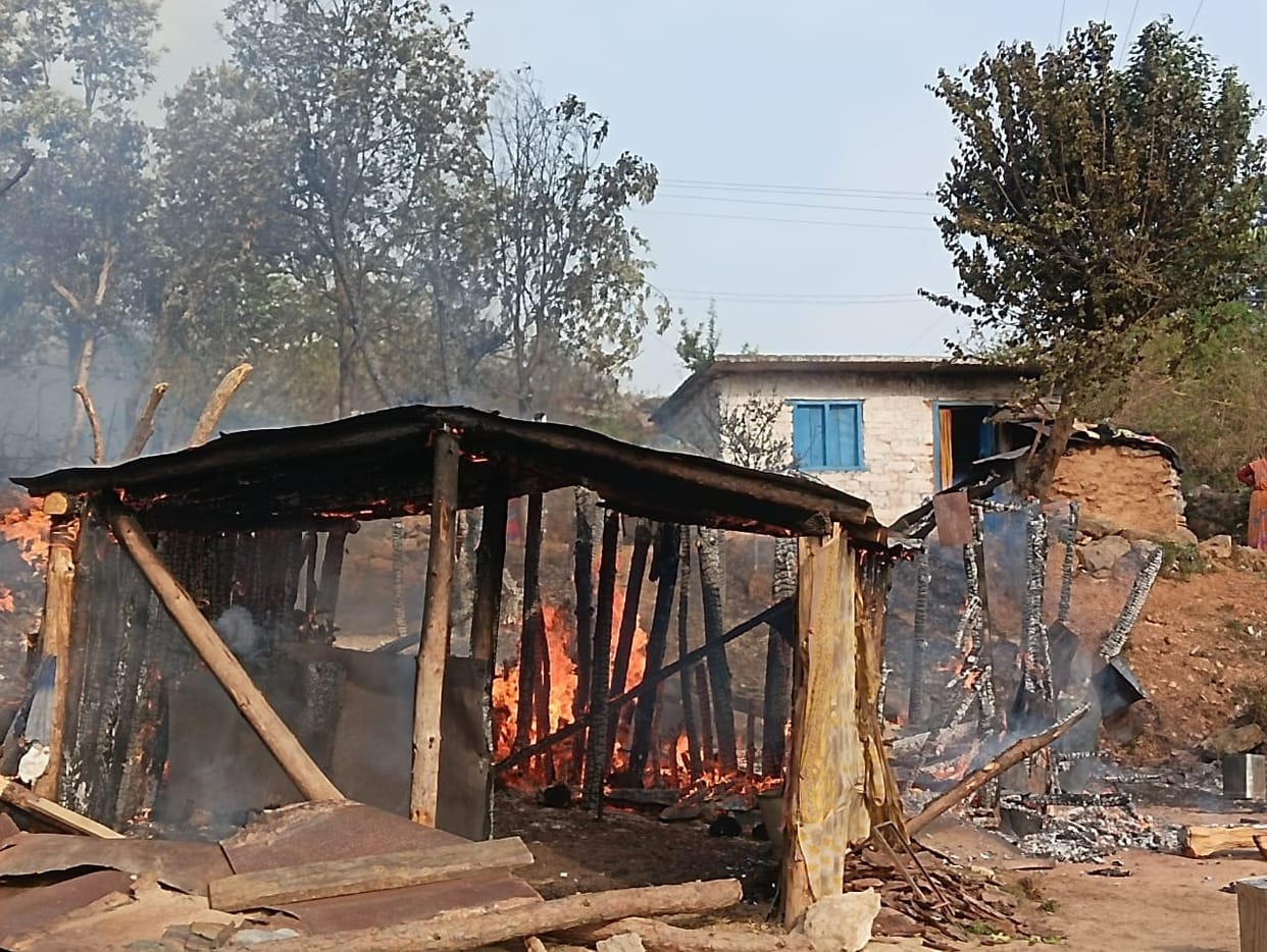 House burnt by fire in Pokhri village of Gangolihat