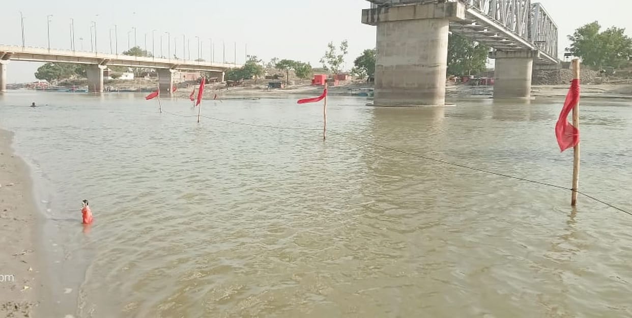 Barricading done at Ganga ghat, home guard deployed