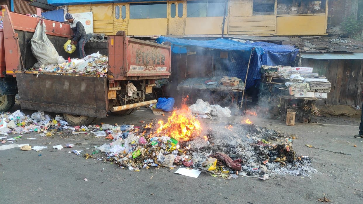 EO took cognizance of burning garbage in station market