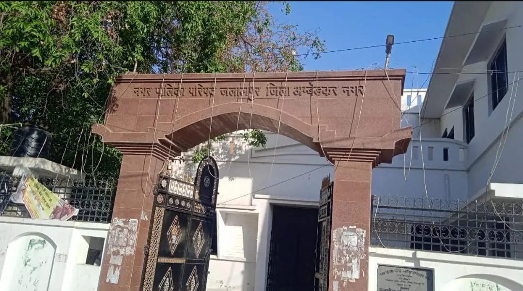 Tenders worth two crores were opened in the dark of night