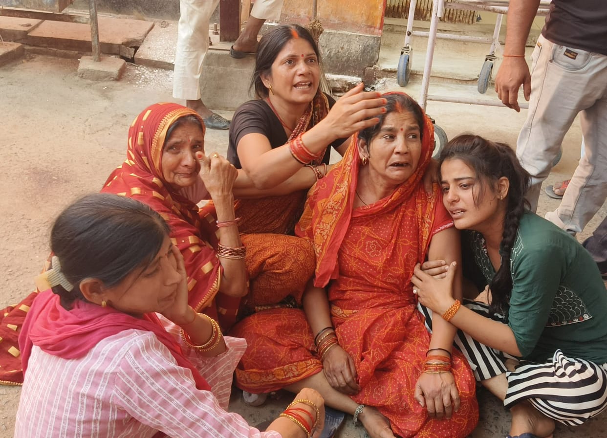 Worker dies after getting buried in mud while repairing pipeline leakage