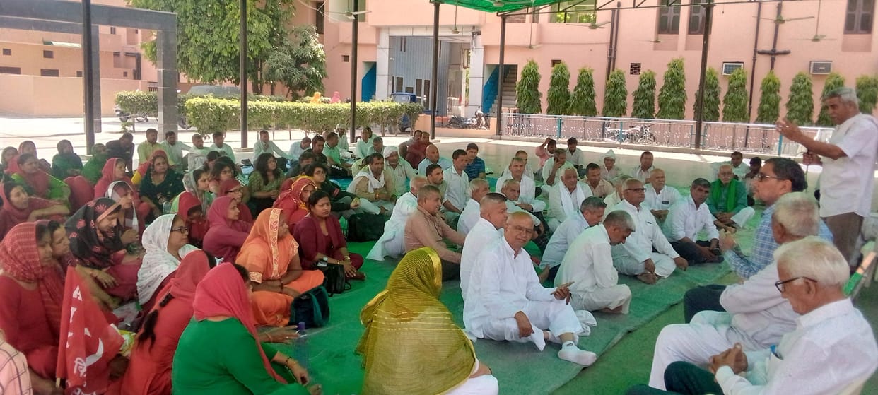 Government is snatching away the facilities of employees and workers
