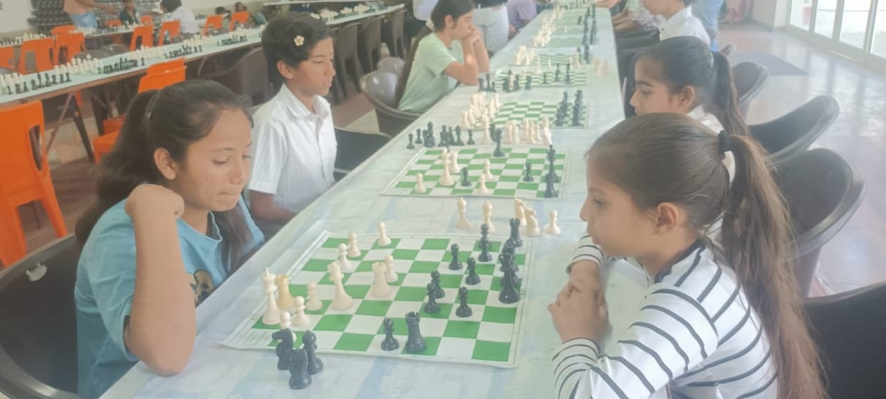 Harshvardhan Singh and Sana Goyal won in chess