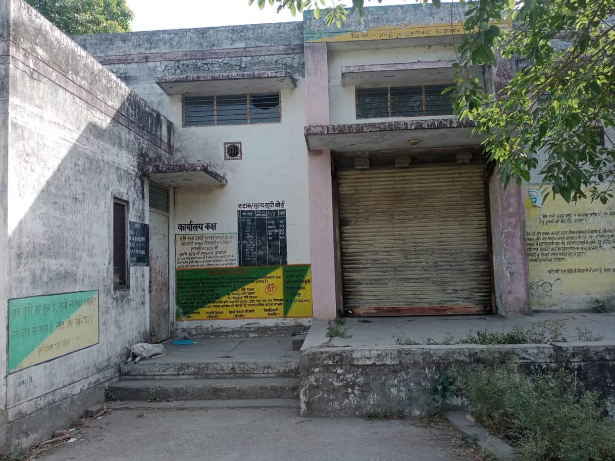 Lockdown in government seed stores, anger among farmers