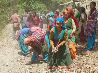 Villagers of Seku village started road construction by donating labor