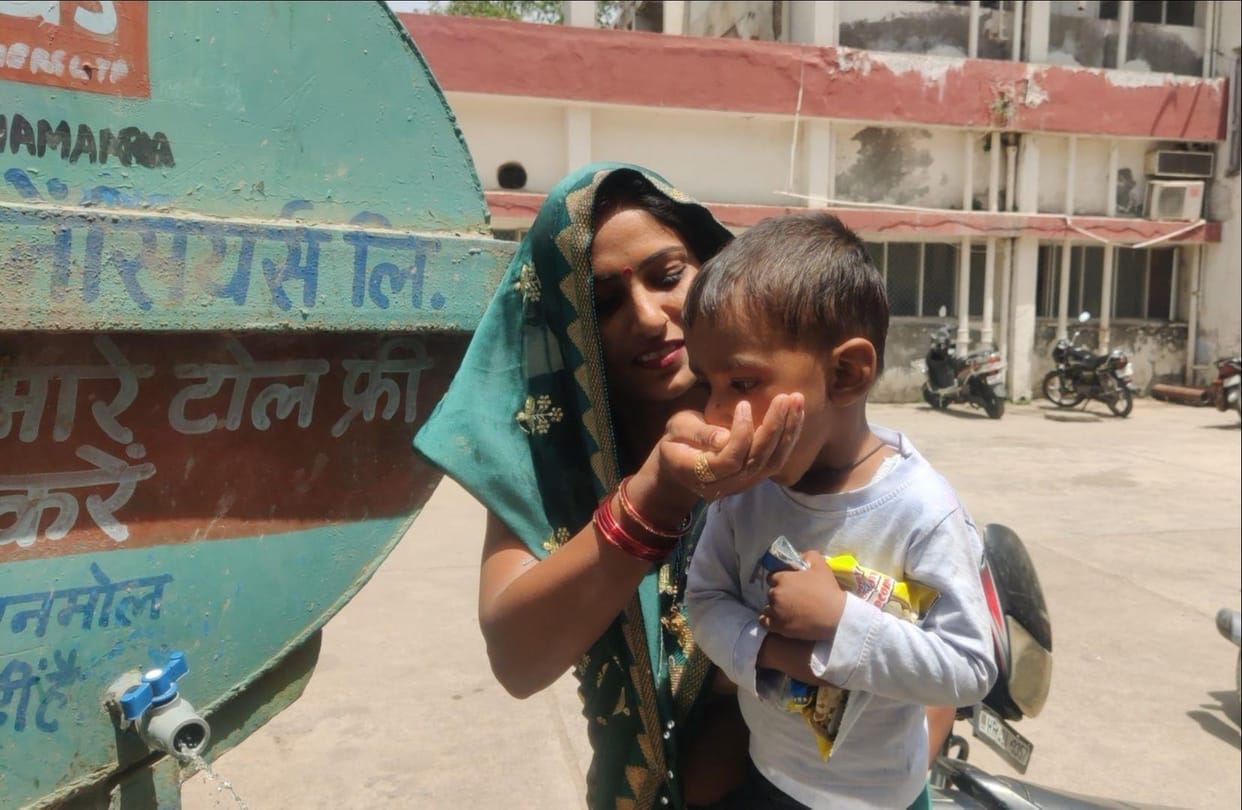 Temperature 45 degree: People consume water worth Rs 5 lakh daily