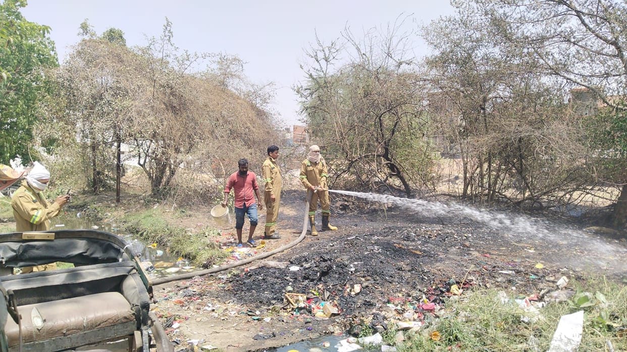 Garbage caught fire at Rauta intersection, panic