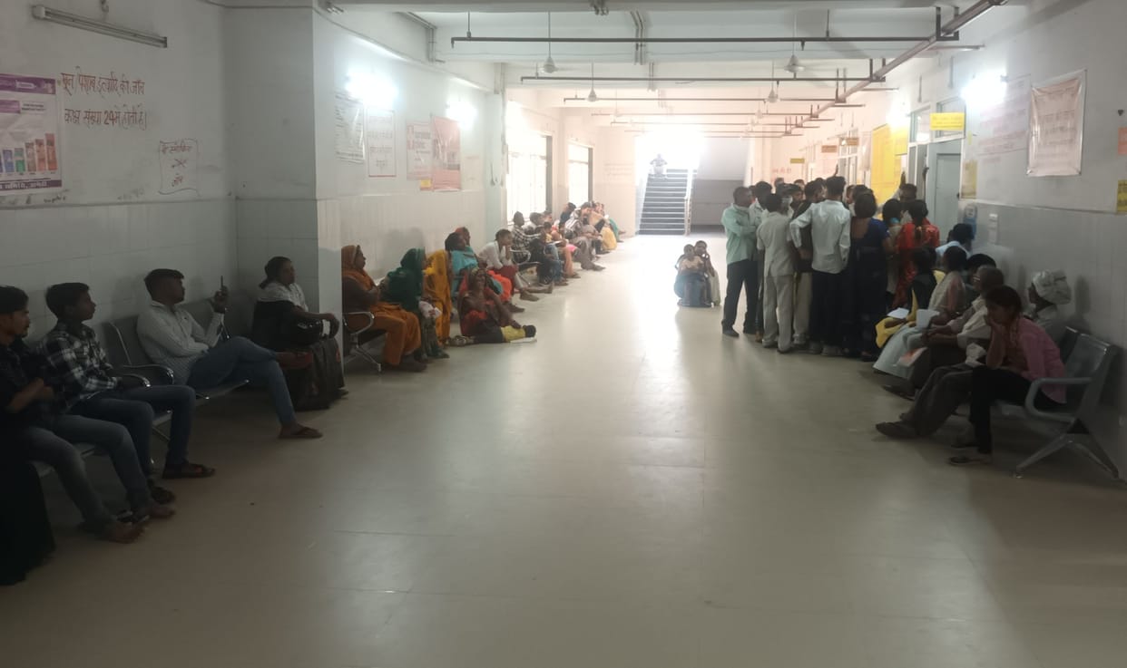 Patients suffering from stomach ache and vomiting and diarrhea increased due to infection