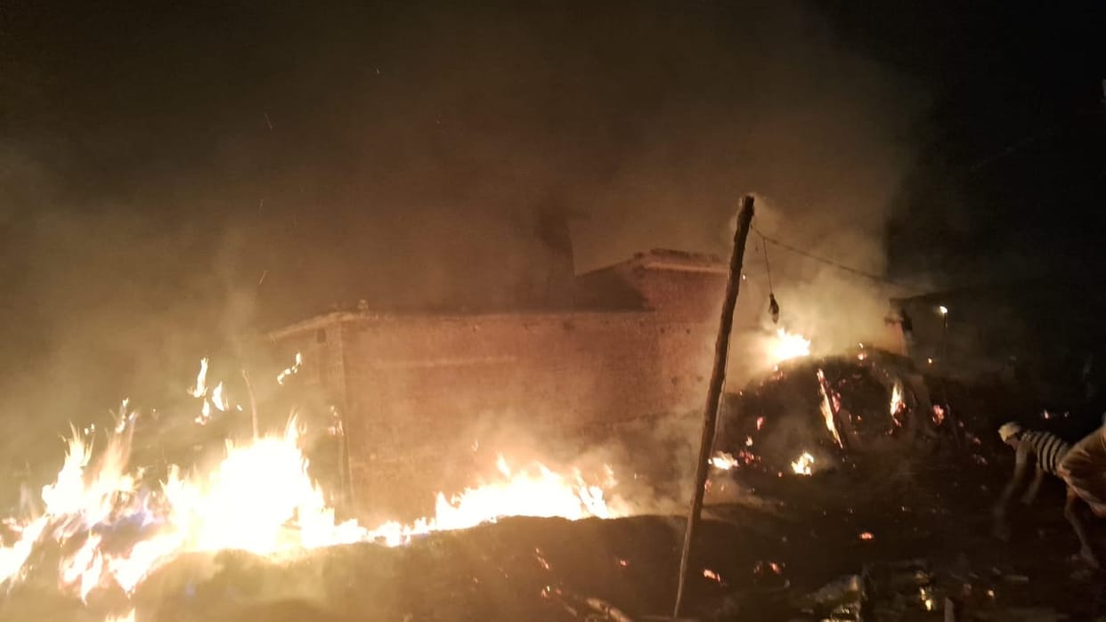 Fire broke out in shop, six huts and wheat stalks
