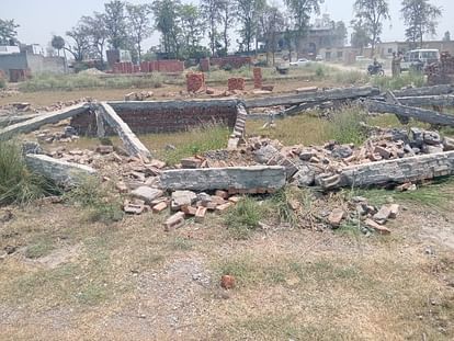 JCB roared on four illegal colonies in Kichha and Kashipur