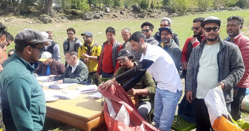 Five failed in paraglider testing