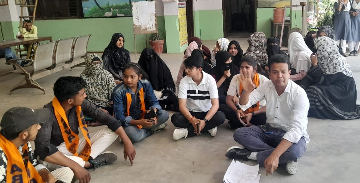 Around 29 students of class 11 failed, ABVP's uproar