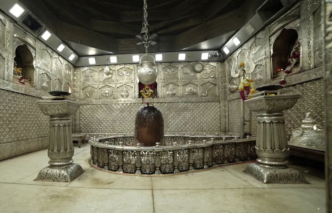Mahakal Temple: 1500 rupees were demanded in the name of Bhasma Aarti in Mahakal Temple