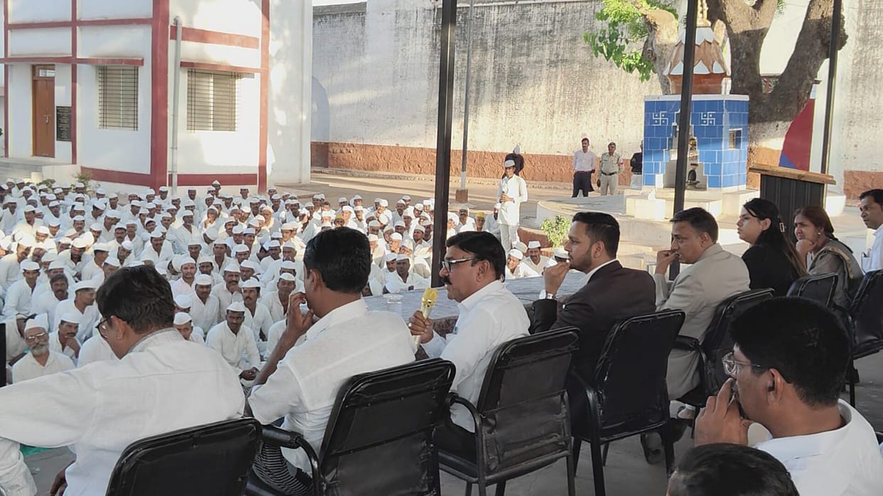 Prisoner advocate dialogue program was held for the first time in Central Jail Barwani