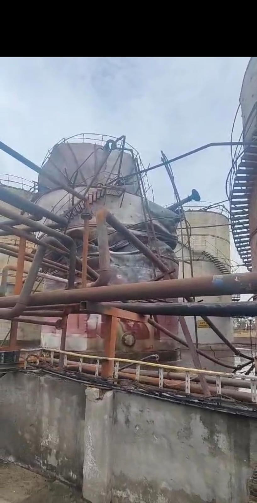 8 crore loss due to fire in ethanol tank