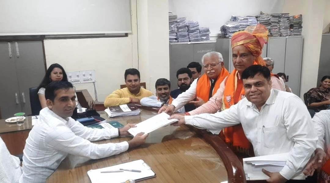 Mohan Badoli filed nomination and many senior leaders including former CM arrived.
