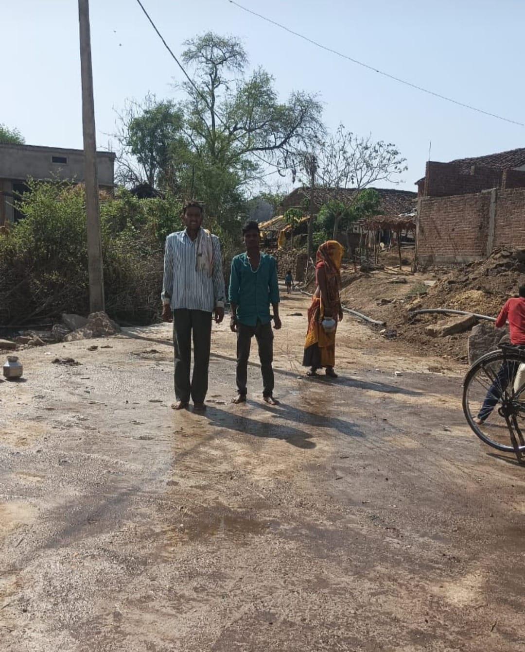 The patient died when the ambulance could not reach due to lack of road