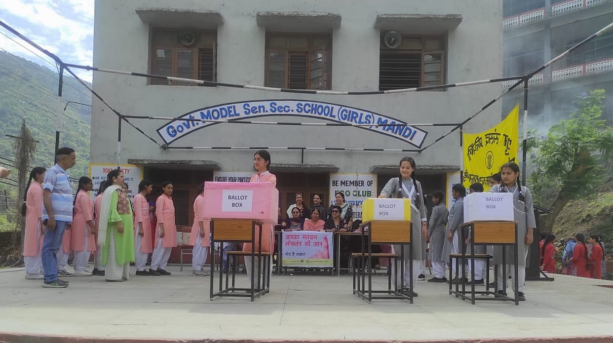 Tanvi won the election of head girl in girls school
