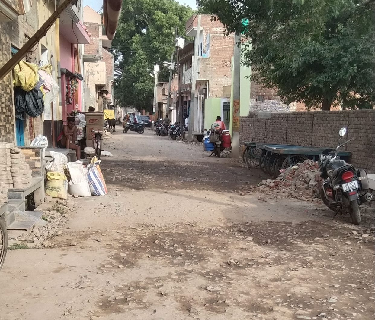 Nizamganj-Idgah road lying uprooted for four months, public worried