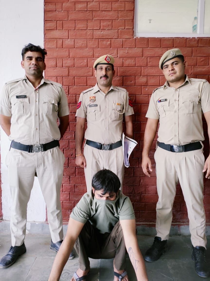 The accused of demanding money by showing a pistol to the factory owner arrested