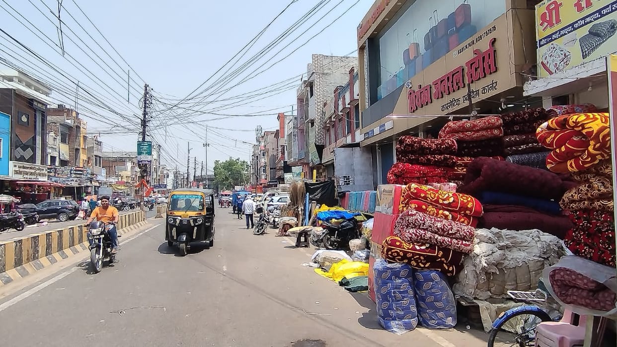 Municipality forgot after warning, people are facing traffic jam
