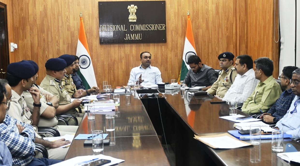 Divisional Commissoner Meeting with Officials